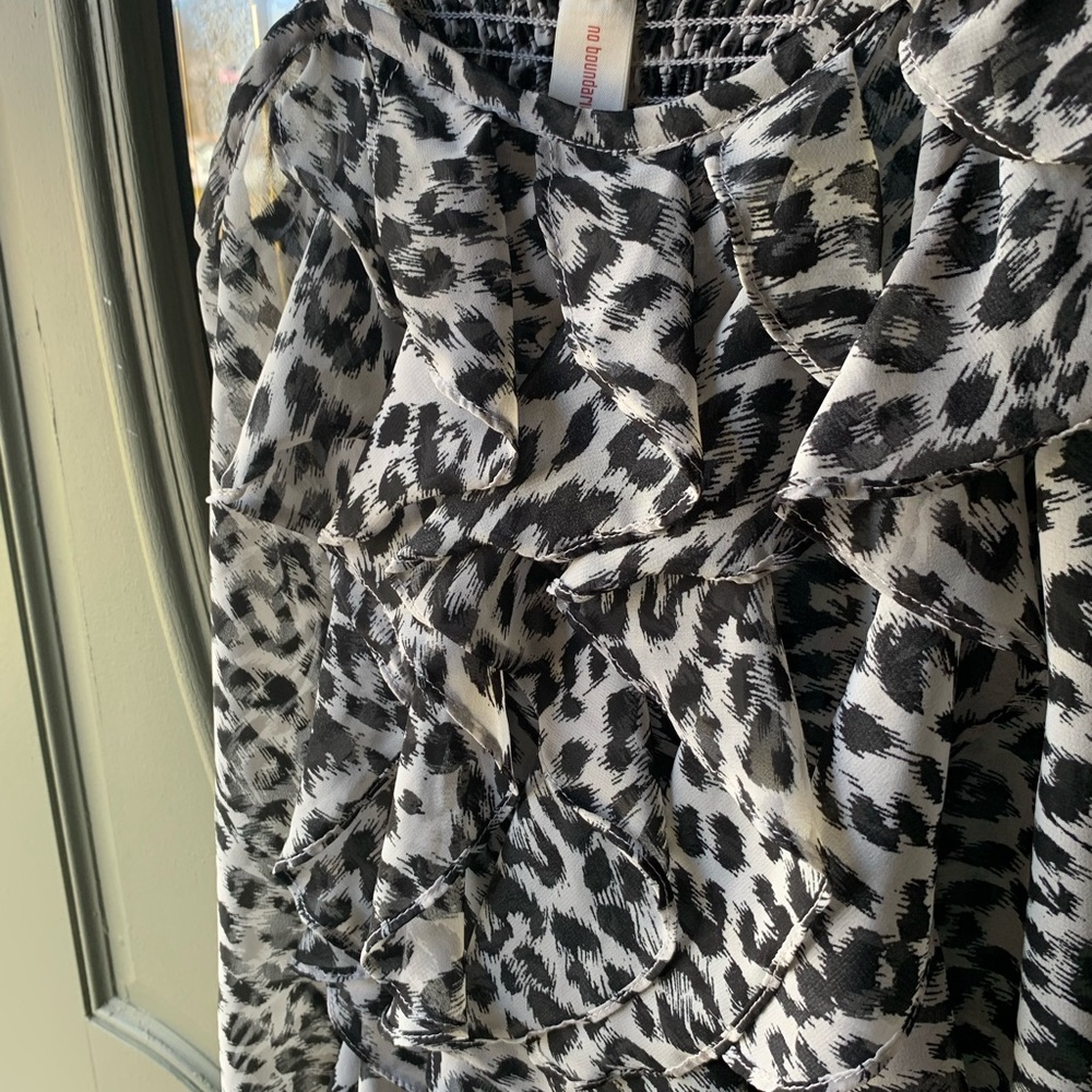 Cheetah Print Ruffle Top - Picture 2 of 2